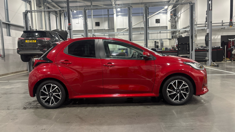 Toyota Yaris 1.5 Hybrid Design 5dr CVT Hybrid Hatchback